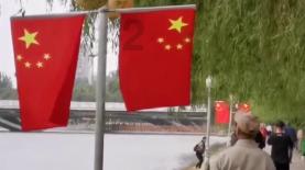 很喜欢的人聊天很尴尬怎么办？